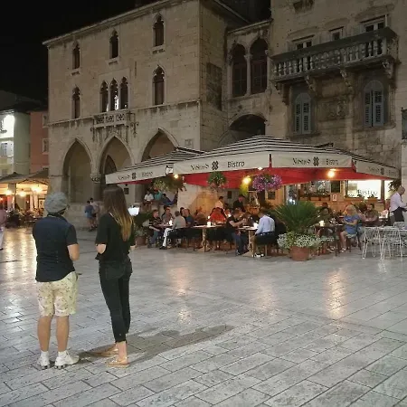 Diocletians Palace For Two Daire